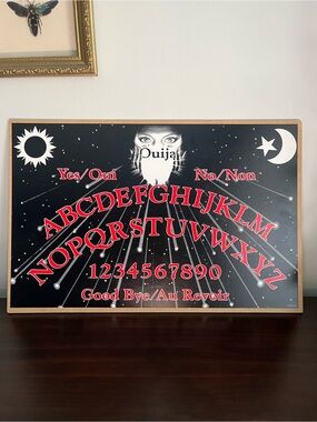 Ouija Board - Canada Games. French / English vintage from the 80’s